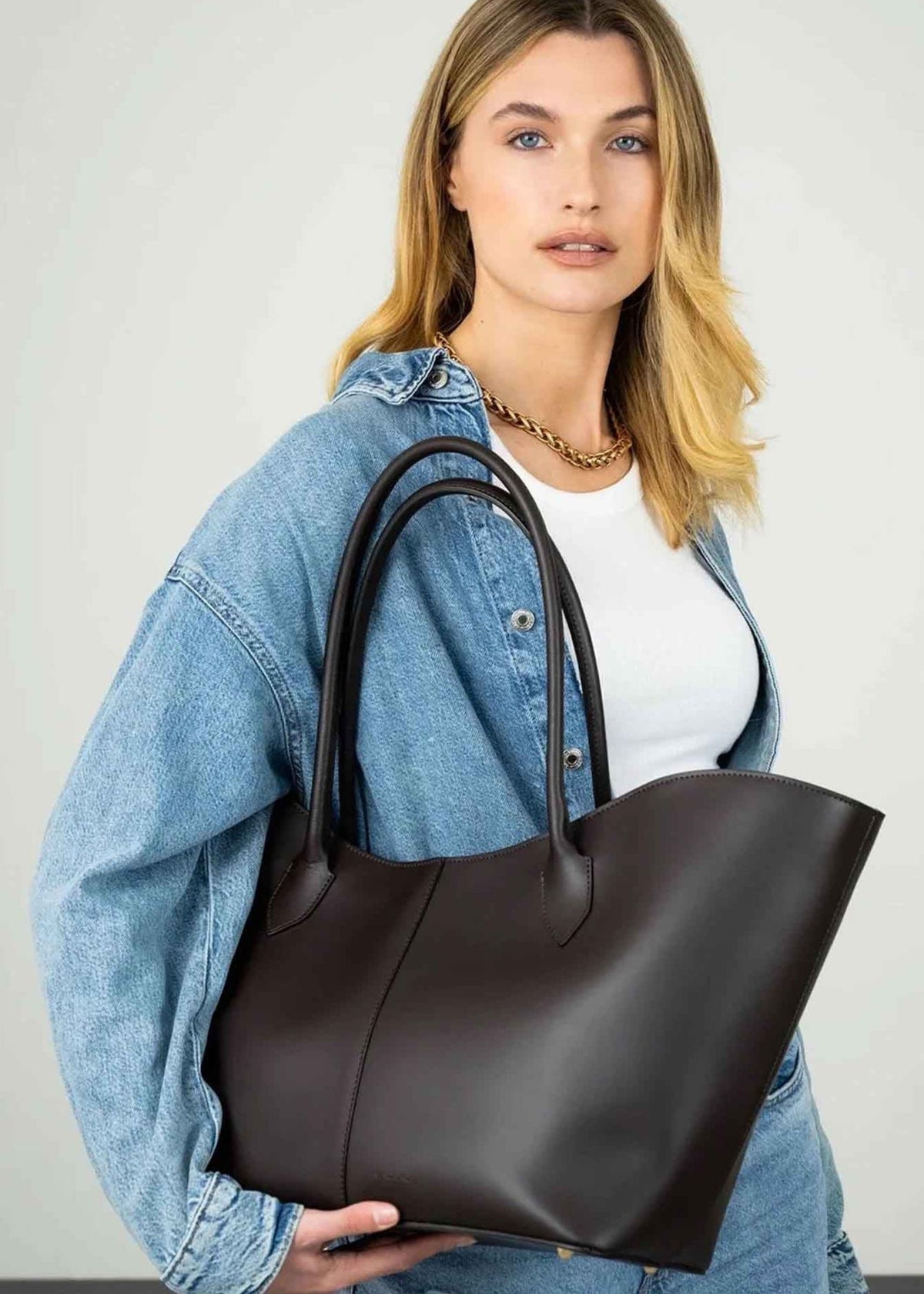 Hayfay Loren Shoulder Bag – Dark Chocolate Calfskin