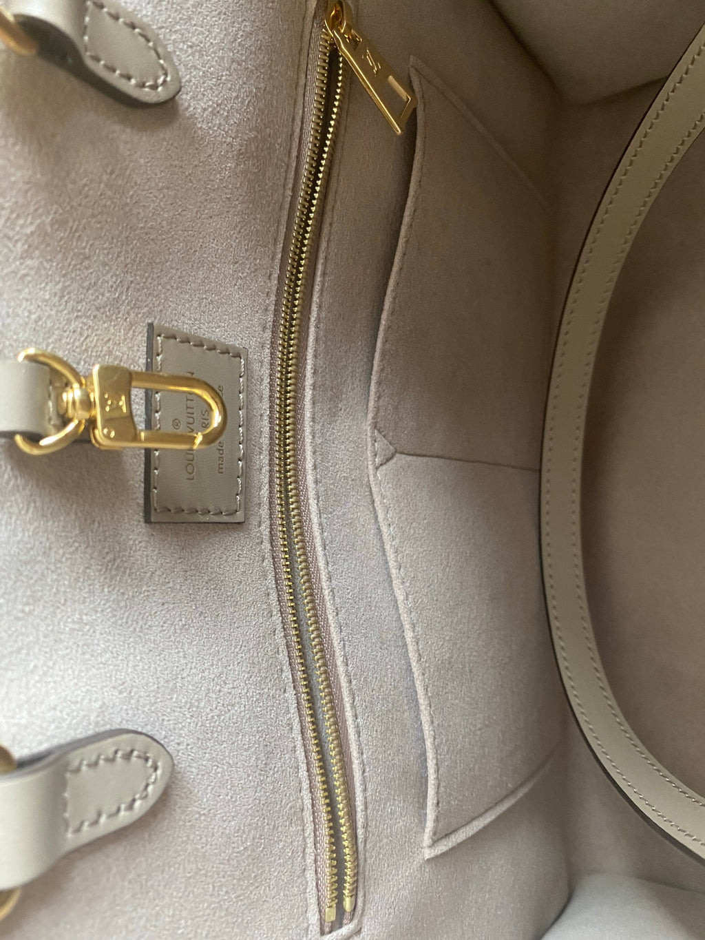 Louis Vuitton Empreinte OnTheGo MM M45494